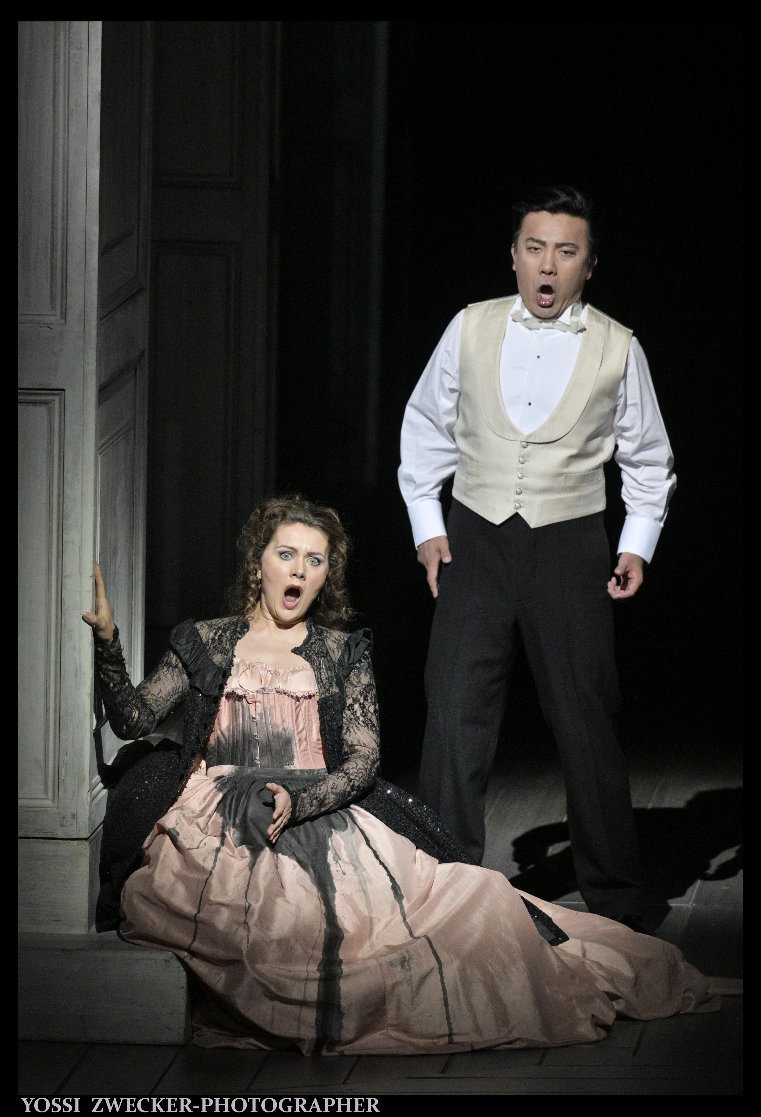 Long Long on stage 7