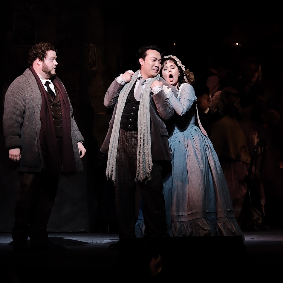 Long Long on stage 11