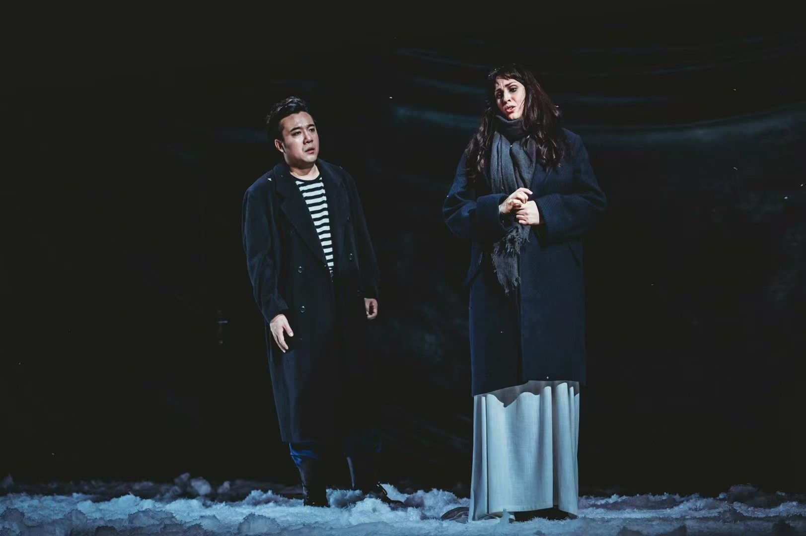 Long Long on stage 17